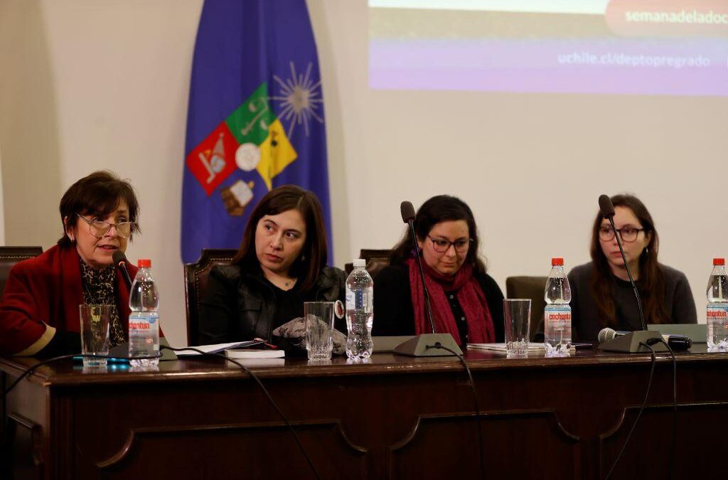 Panel “Recordar para pensar: pedagogías de la memoria, educación para la democracia y los derechos humanos”